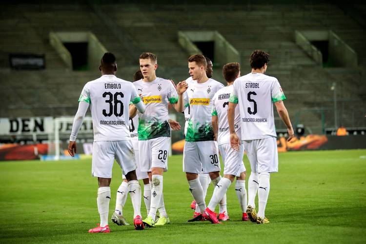 德甲焦点战：法兰克福主场迎战柏林联合，埃基蒂克与伦诺夫将成关键看点，比赛充满看点。